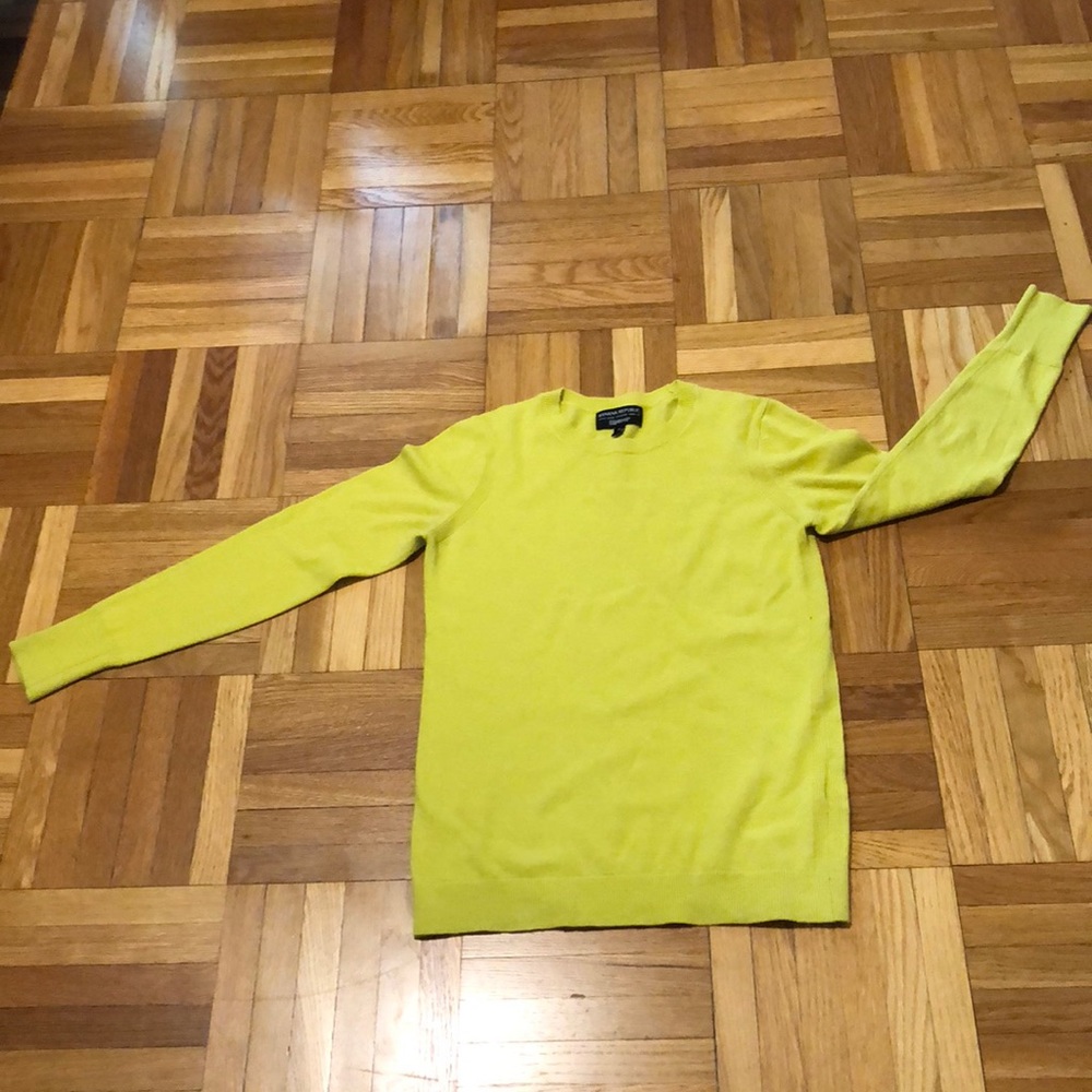 Banana Republic sweater size small.